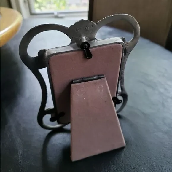 Metal Picture Frame - Picture 4 of 5